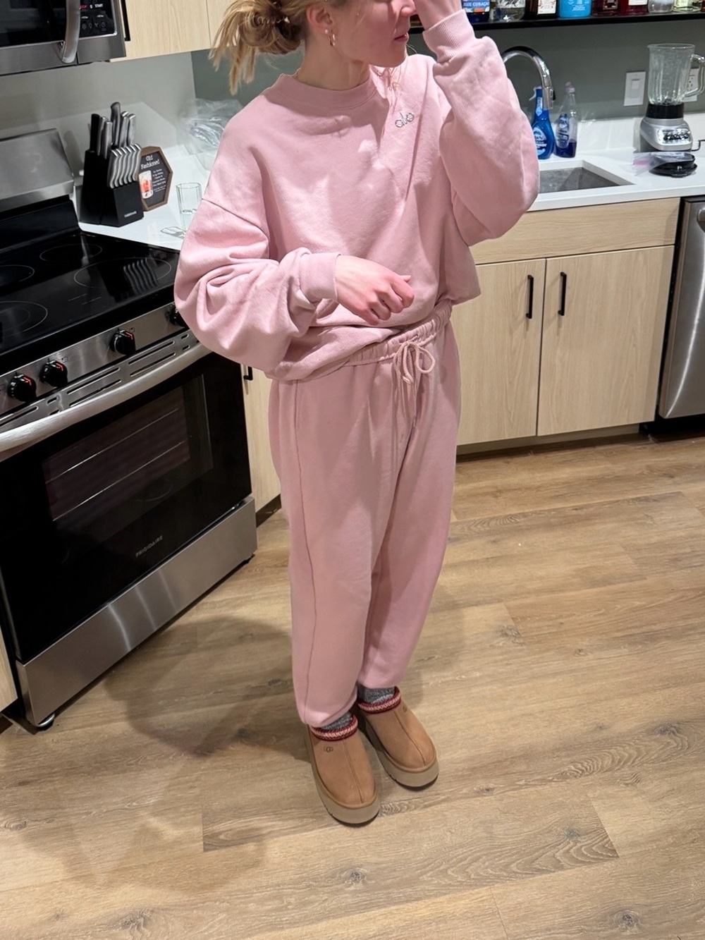 Alo Accolade Ballet Pink Sweat Set - Picture 2 of 5